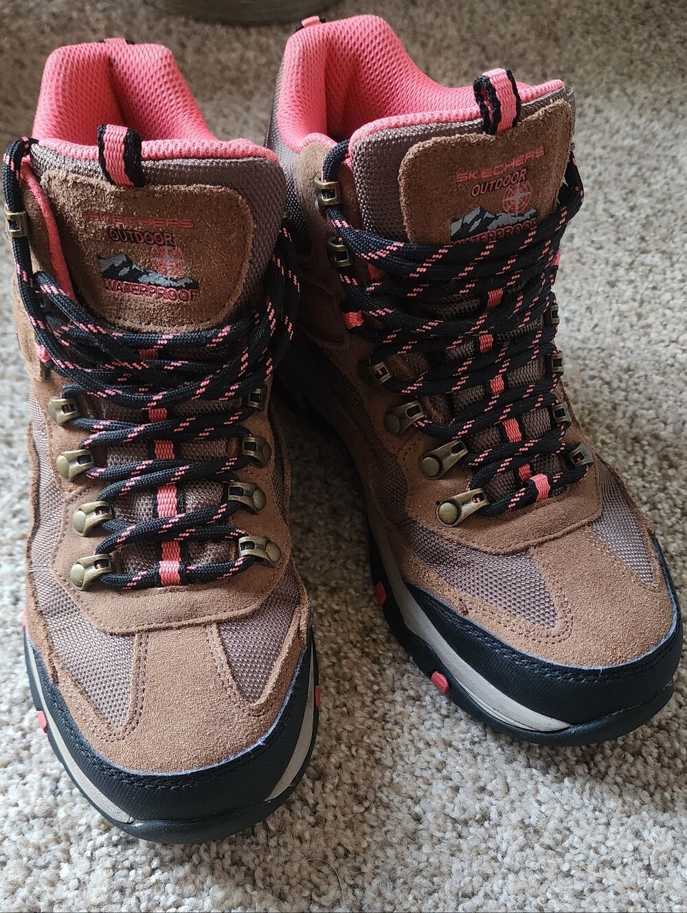Skechers Women's Suede Mesh Hiking Boot Rubber Traction Outsole Waterproof Sz 7